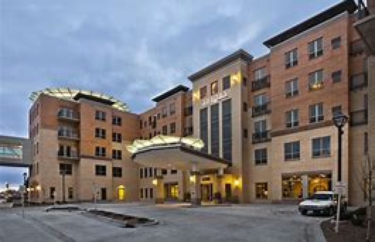 aurora france 768x495