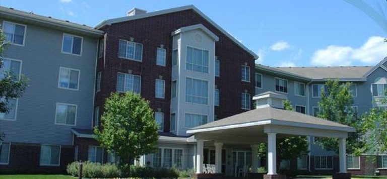 beacon hill Minnetonka 768x356