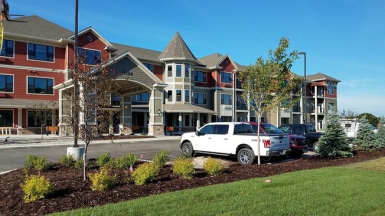 elk river senior living elk river mn building photo 768x432