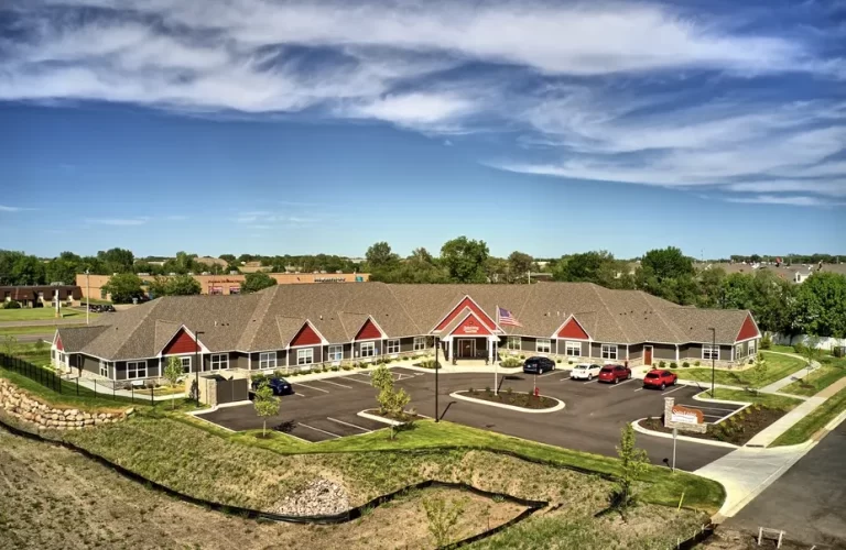 Suite Living Senior Care Ramsey 01.png 768x500