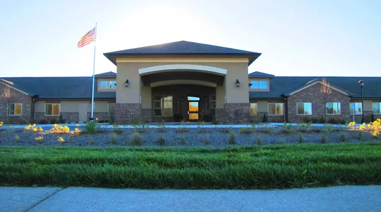 edgemont place alzheimers special care center blaine mn.jpg 768x428