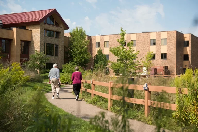 meadow woods assisted living 6.jpg 768x513