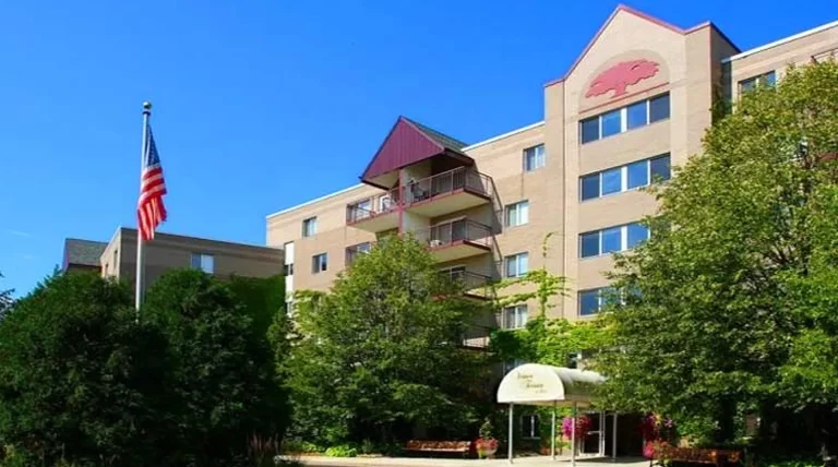 vernon terrace of edina mn.jpg 768x428